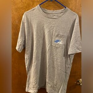 Vineyard vines t-shirt
